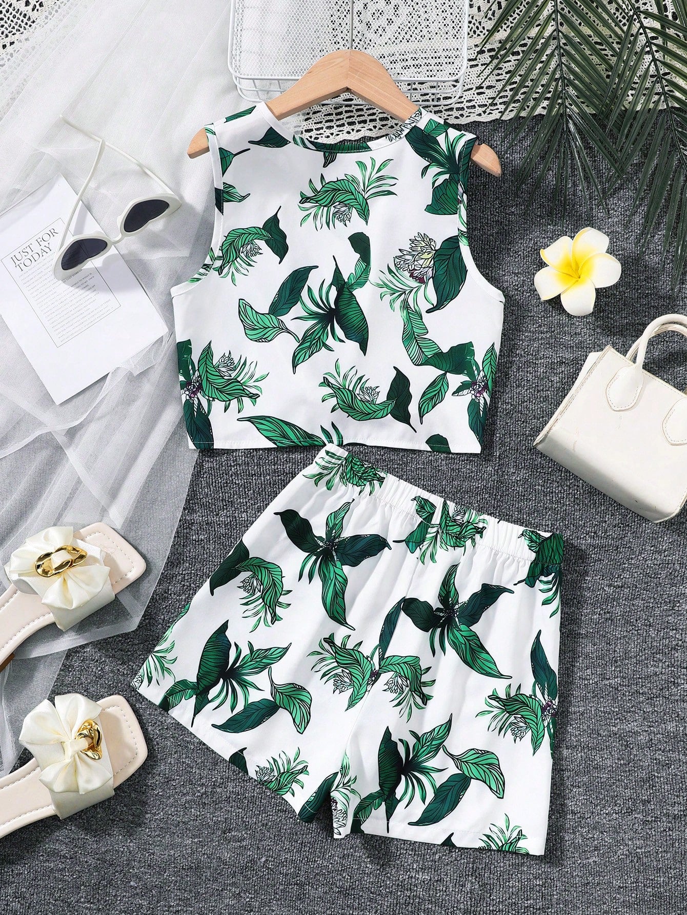 tropical t shirt​

