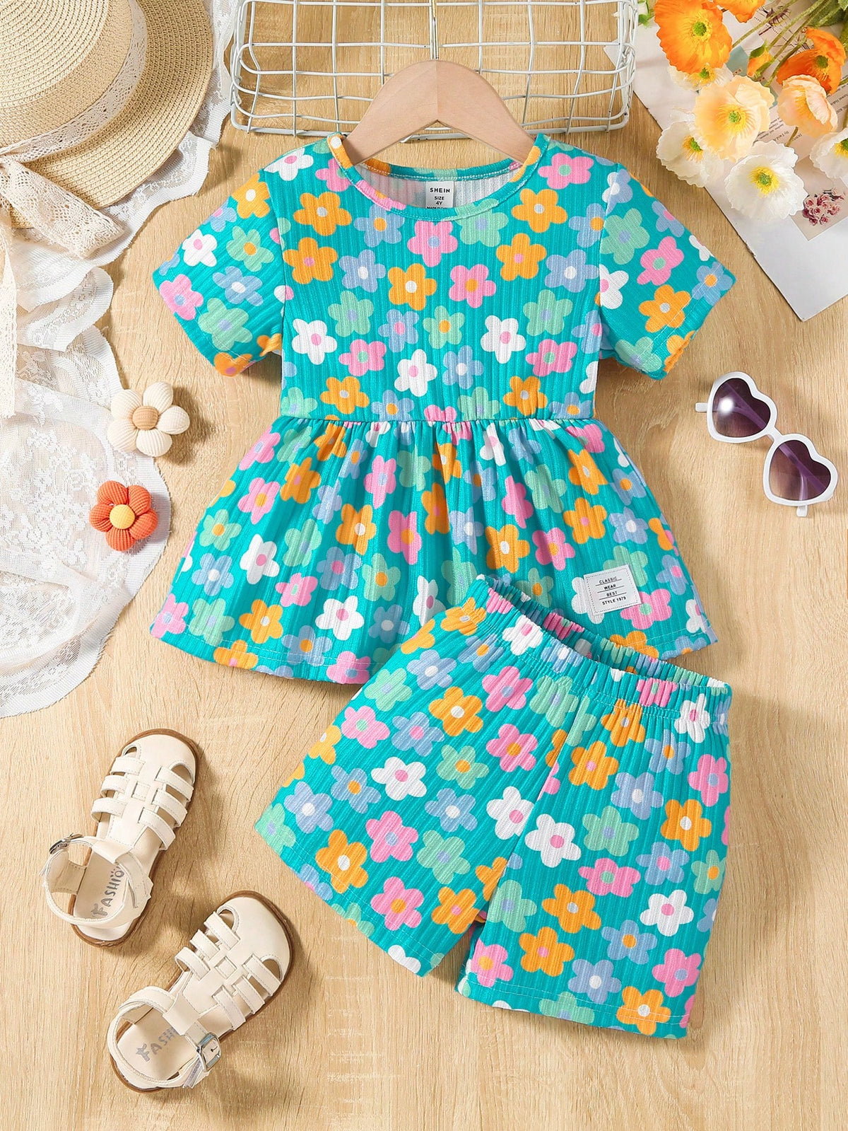 floral print t shirt​

