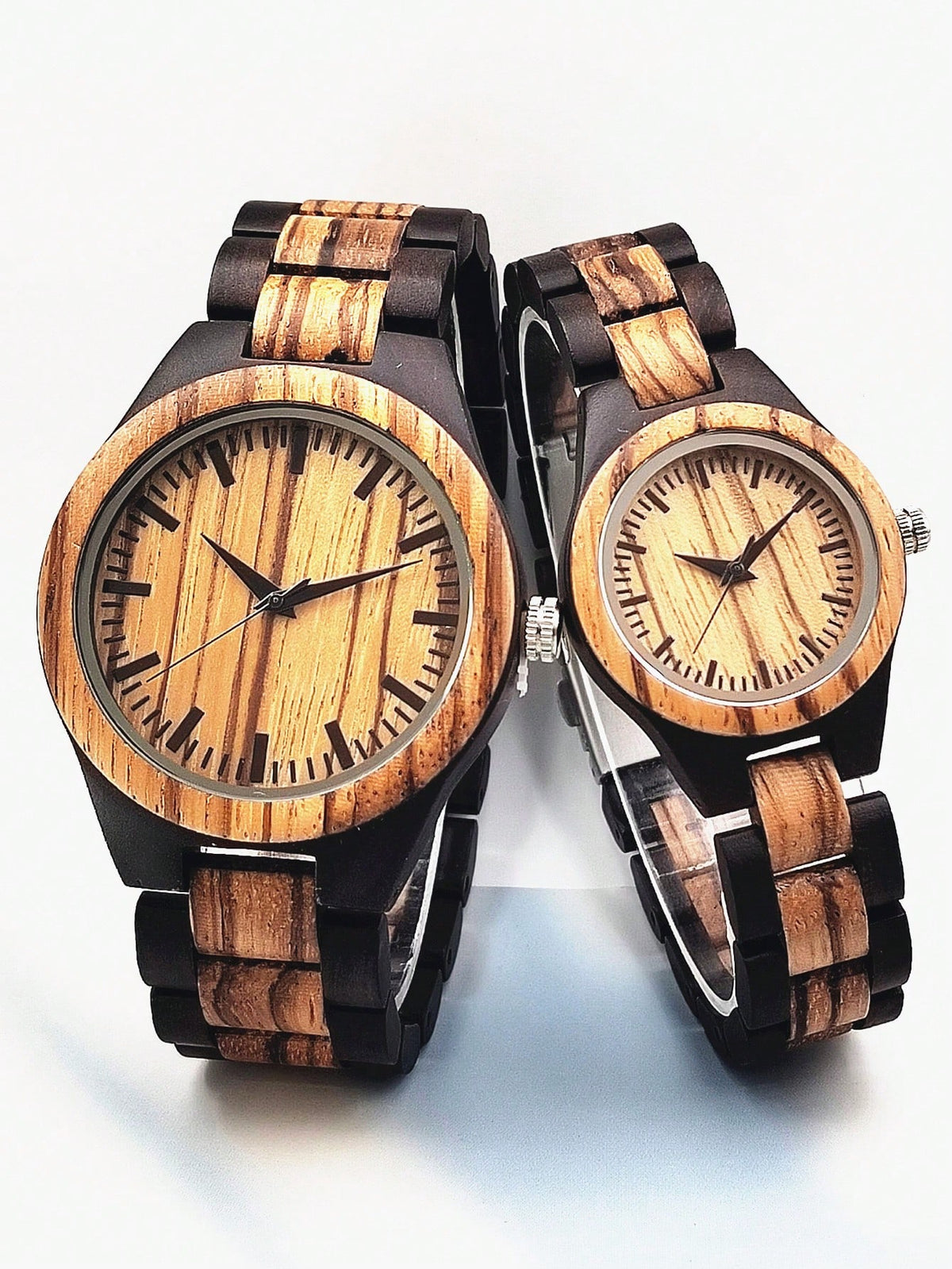 Black metal wrist watch for mens