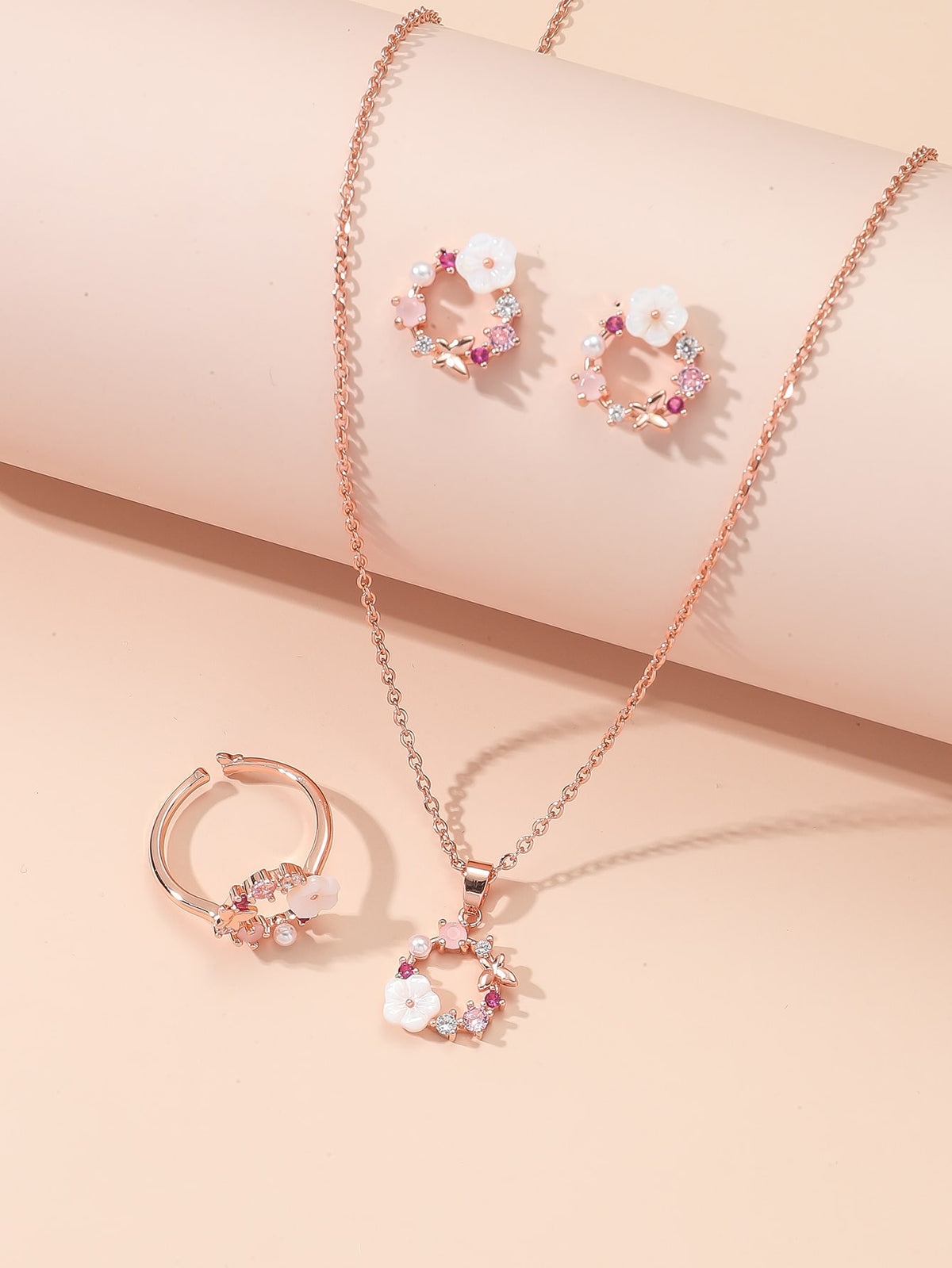Gold heart necklace