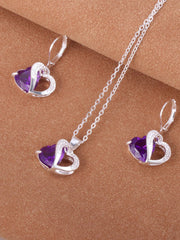 Silver heart pendant necklace